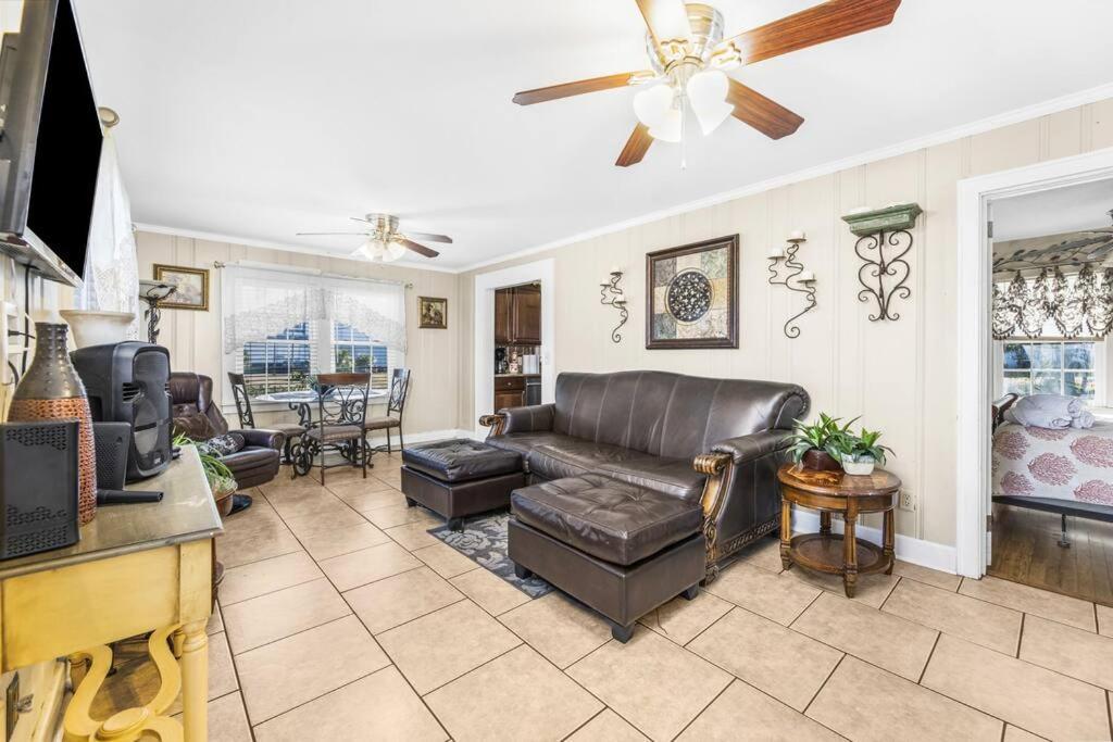 Dazzling Centrally Located Ocean View W 2 Kings, Huge Private Yard, 2 Decks, Firepit, Bbq Миртъл Бийч Екстериор снимка