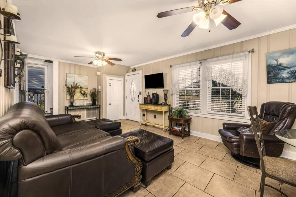 Dazzling Centrally Located Ocean View W 2 Kings, Huge Private Yard, 2 Decks, Firepit, Bbq Миртъл Бийч Екстериор снимка