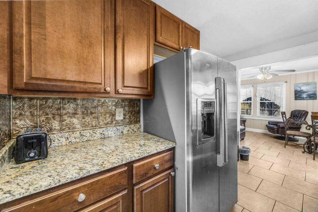 Dazzling Centrally Located Ocean View W 2 Kings, Huge Private Yard, 2 Decks, Firepit, Bbq Миртъл Бийч Екстериор снимка