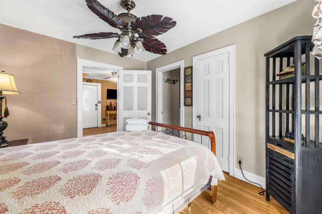 Dazzling Centrally Located Ocean View W 2 Kings, Huge Private Yard, 2 Decks, Firepit, Bbq Миртъл Бийч Екстериор снимка